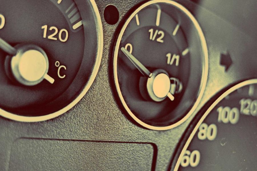 Automotive dashboard instrument cluster